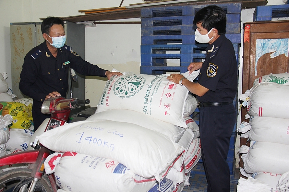 Đồng Tháp: Thu giữ 800kg đường cát nhập lậu từ Campuchia